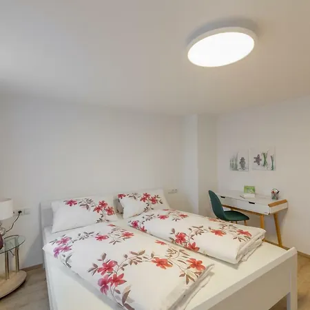 Bodensee Claudia 4 *